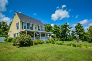 2039 Maple Hill Ln, Whitingham, VT 05361 exterior