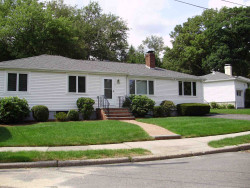 121 Selwyn Rd, Newton, MA 02461 exterior