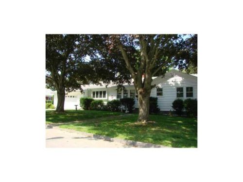 15 Bayview Ave, Tiverton, RI 02878 exterior