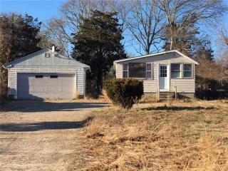3877 Old Post Rd, Charlestown, RI 02813 exterior