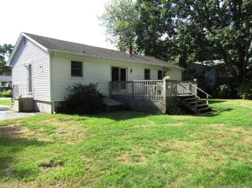 18 Center Beach Ave, Lyme, CT 06371 exterior