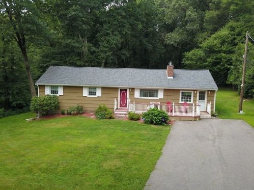 19 Walnut Dr, Southborough, MA 01745 exterior