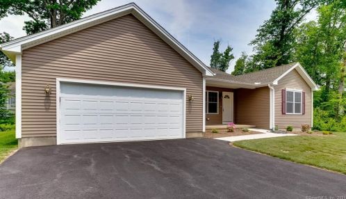 5 Sparrow Dr, East-Windsor, CT exterior