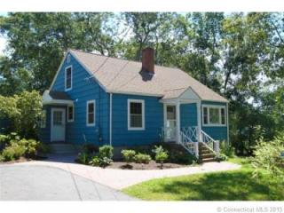 10 Oakwood Ave, Pawcatuck, CT 06379 exterior