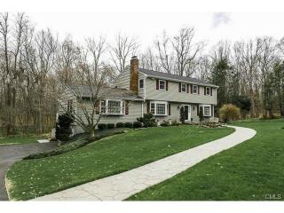 125 Sturbridge Ln, Bridgeport, CT 06611 exterior