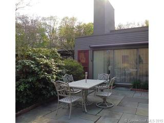 63 Charlton Hill Rd, New-Haven, CT 06518 exterior