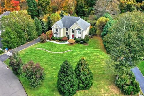 36 Surrey Ln, Bridgeport, CT 06611 exterior
