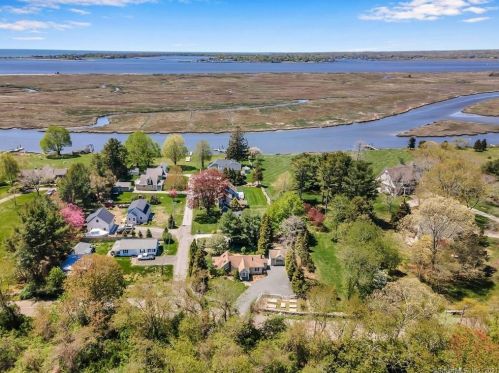 33 Smiths Neck Rd, Lyme, CT 06371 exterior