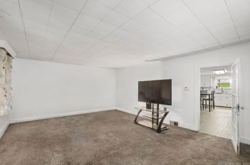 185 Saybrook Rd, Higganum, CT 06441 exterior