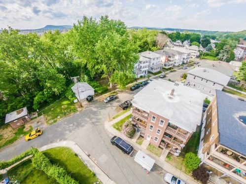 20 Riverview Pl, Chicopee, MA 01013 exterior
