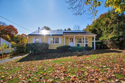 71 Buckridge Rd, Waterbury, CT 06704 exterior