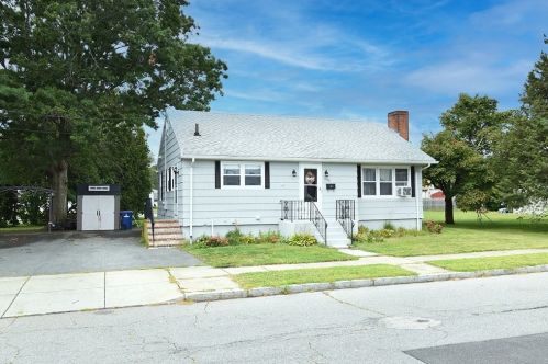 1599 Padanaram Ave, New Bedford, MA 02740 exterior