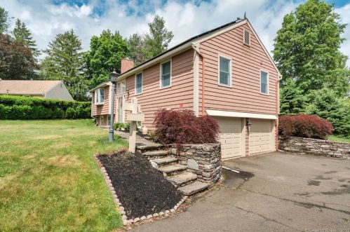 3 Yellow Pine Cir, Middletown, CT 06457 exterior