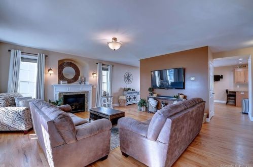 3 Bushel Rd, Plainville, CT 06062 exterior