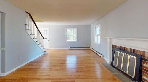 12 Acorn Dr, Niantic, CT 06357 exterior