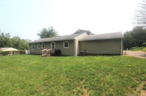 6 Sky Edge Dr, Bethel, CT 06801 exterior