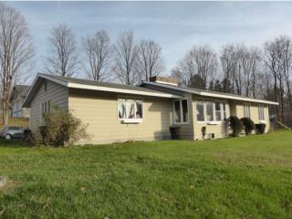 16 Ladd Rd, South Pownal, VT 05261 exterior