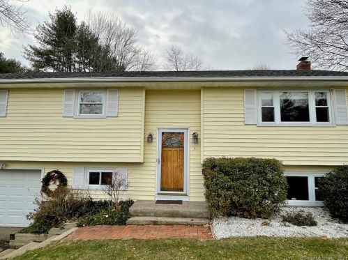 31 Locust St, Wapping, CT 06074 exterior