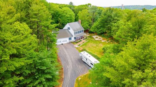 165 Military Hwy, Gales Ferry, CT 06335 exterior