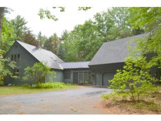 49 Moss Rd, Contoocook, NH 03229 exterior