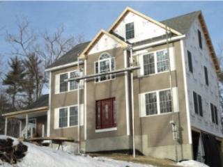 21 Longview Cir, Pelham, NH 03076 exterior