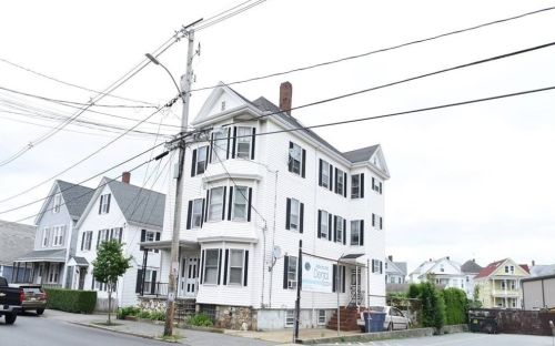 136 Dartmouth St, New-Bedford, MA 02740 exterior