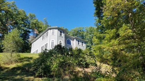 160 Leverett Rd, Amherst, MA 01002 exterior