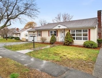 70 Moffatt Rd, Salem, MA 01970 exterior