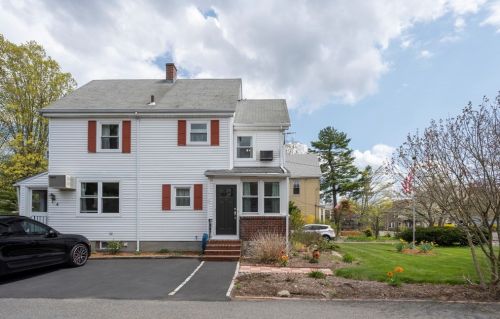 4 Elm Ct, Newton, MA 02465 exterior