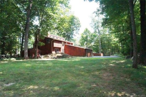 328 Mountain Rd, Ridgefield, CT 06877 exterior