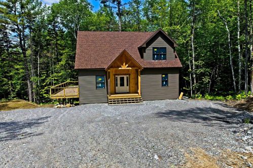 26 Caldon Cir, Campton, NH 03223 exterior