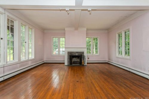 17 Buxton Ln, Riverside, CT 06878 exterior