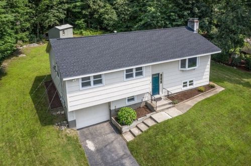 17 Crystal Cir, Burlington, MA 01803 exterior