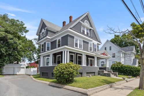 17 Richardson Ave, Wakefield, MA 01880 exterior