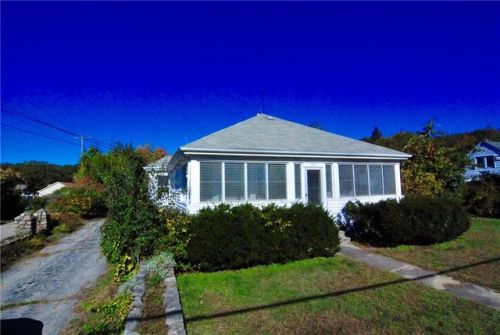 238 Bradford Rd, Westerly, RI 02808 exterior