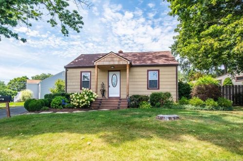 231 Morningside Dr, Bristol, CT 06010 exterior
