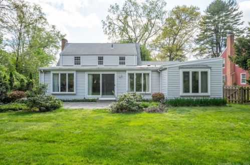 18 Briarwood Rd, Hartford, CT 06111 exterior