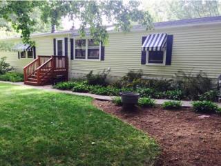 26 Mercury Ln, Nashua, NH 03062 exterior
