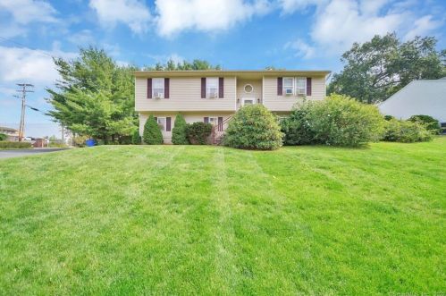 5 Midwood Ave, Waterbury, CT 06708 exterior
