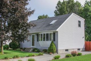 31 Winterset Dr, Springfield, MA 01129 exterior