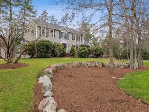 2 Deer Run Rd, Easton, MA 02356 exterior
