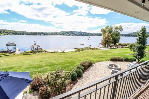 11 Lakeview Rd, Brookfield Center, CT 06804 exterior