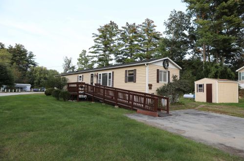 11 Gary St, Nashua, NH 03062 exterior
