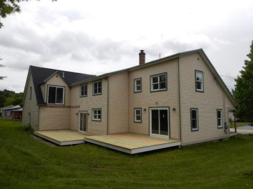 62 Fair St, Lewiston, ME 04240 exterior