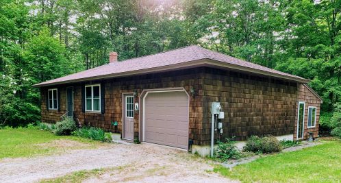 589 Cape Rd, Standish, ME 04084 exterior