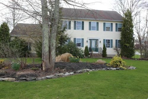 185 Windward Dr, Fall-River, MA 02726 exterior