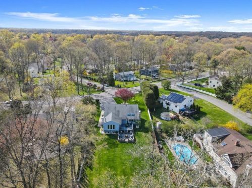 295 Pepper Ridge Rd, Stamford, CT 06905 exterior