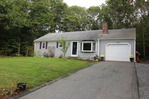 568 Skunknet Rd, Centerville, MA 02632 exterior