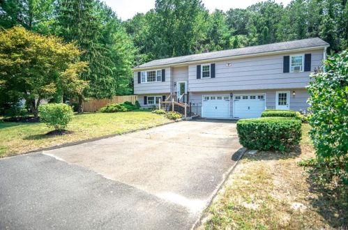 9 Meckauer Cir, Bethel, CT 06801 exterior