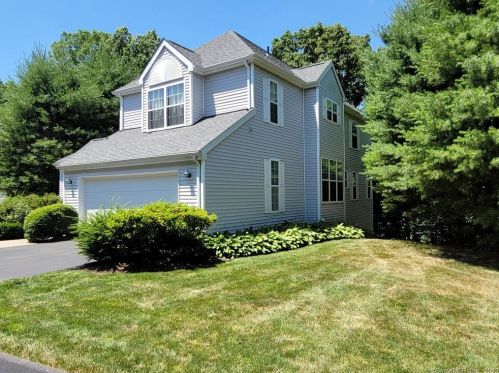 1202 Foxboro Dr, Norwalk, CT 06851 exterior